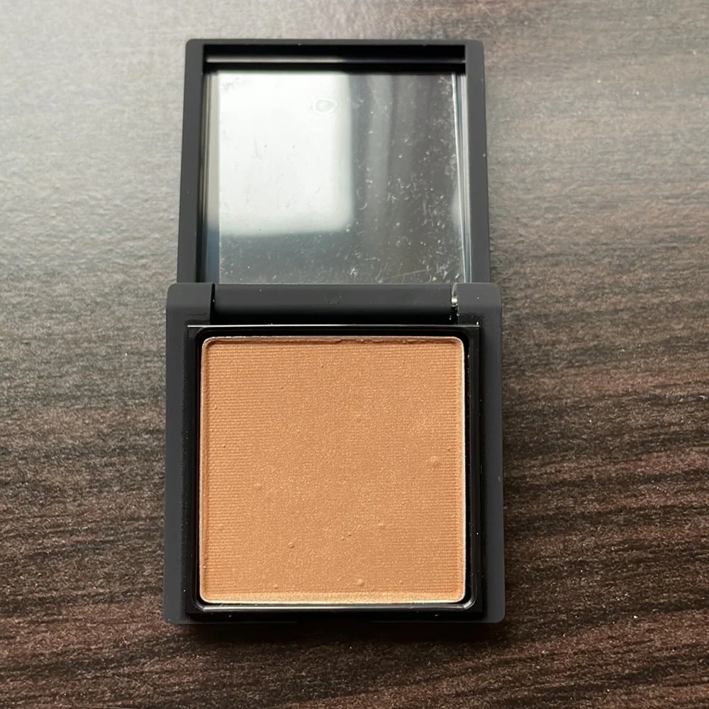 New NARS Bronzing Powder Color Laguna